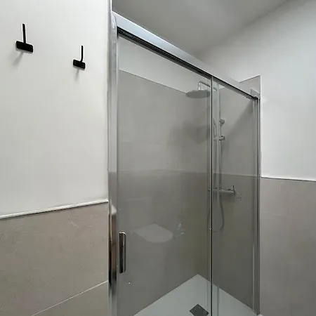 Lägenhet Beach, Shopping A Few Meters Away *