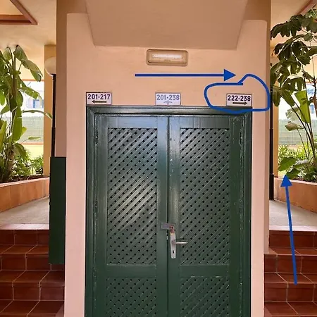 Beach, Shopping A Few Meters Away Lägenhet *