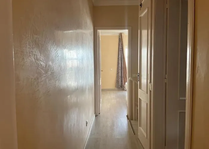 Beach, Shopping A Few Meters Away Costa Adeje (Tenerife)